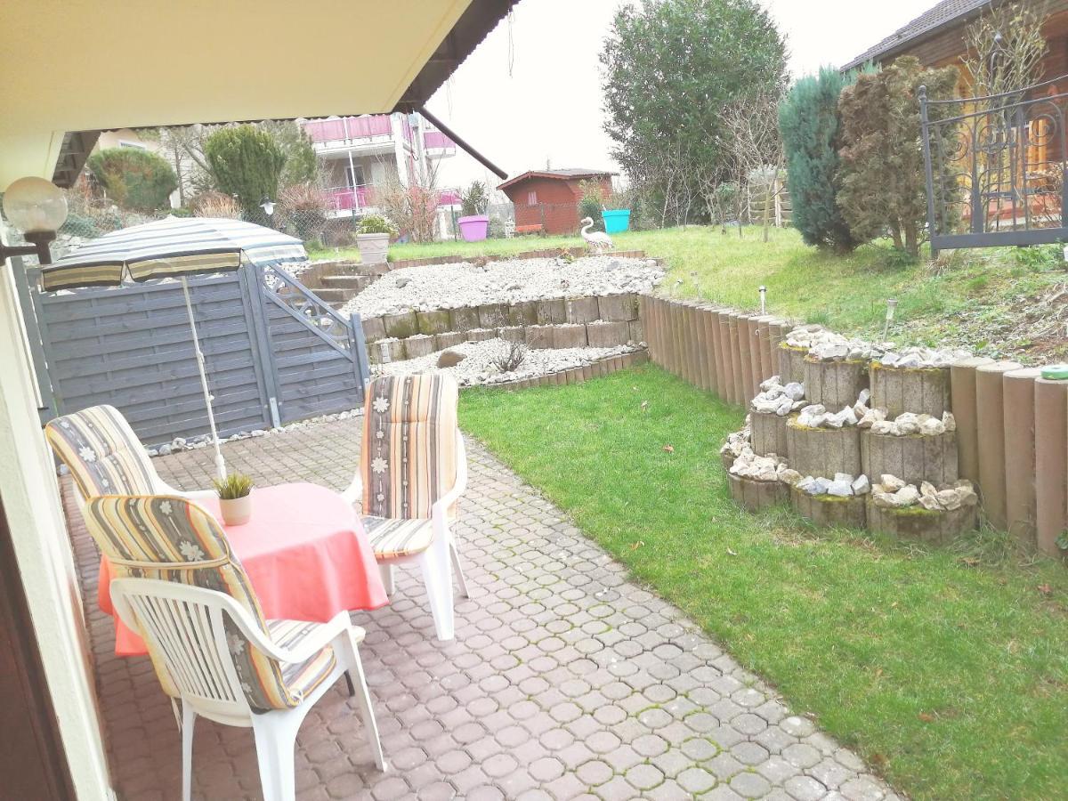 Ebenerdige Ferienwohnung Mit Grosser Terrasse In Der Naehe Des Waldes, Zum Wohlfuehlen Schoneck Bagian luar foto